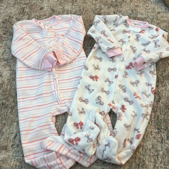 chick pea Other - Chickpea 2T Fleece Footie Pajamas Bundle